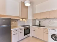 Izdavanje, jednosoban stan, 47m², Bečići, Budva - image 4