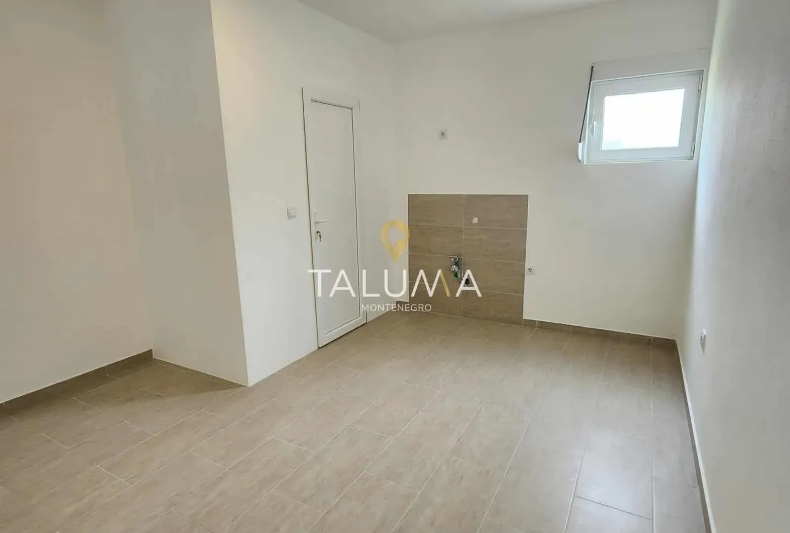 Rent, office space, 56m², Spuž, Danilovgrad