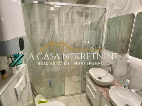 Izdavanje, dvosoban stan, 100m², Kod Capital Plaze, Podgorica - image 12