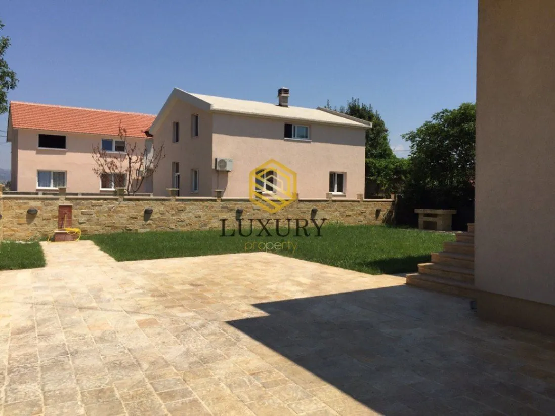 Rent, house, 320m², Donja Gorica, Podgorica