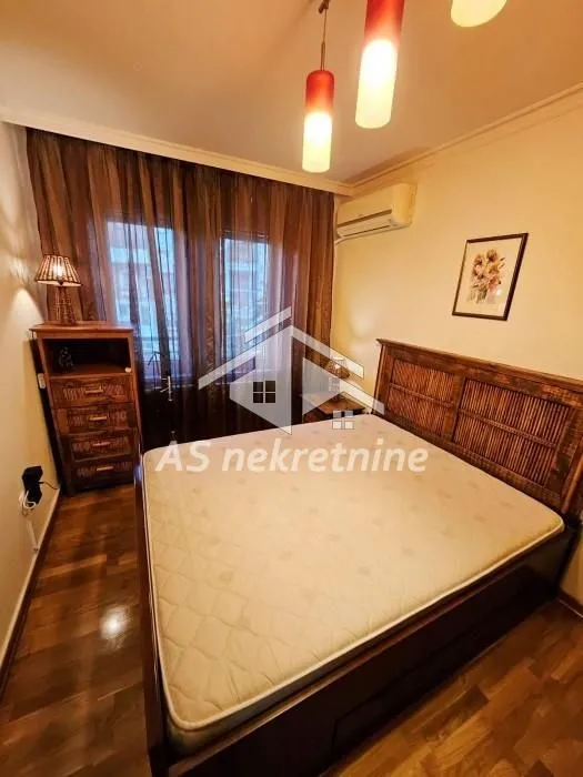 Rent, three bedroom apartment, 80m², Stari Grad, Beograd
