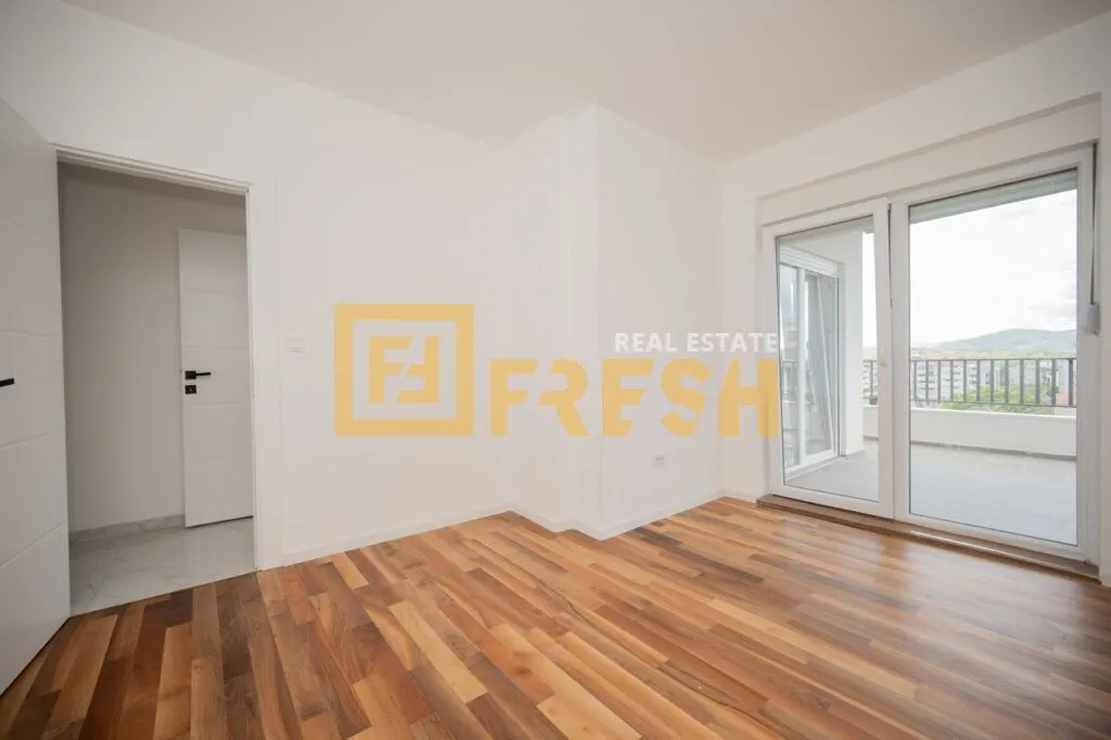 Prodaja, trosoban stan, 131m², Krivi Most, Podgorica