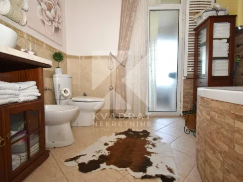 Rent, house, 250m², Donja Gorica, Podgorica - image 20