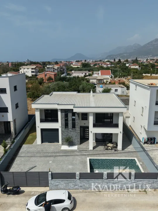 Sale, house, 245m², Tomba, Bar