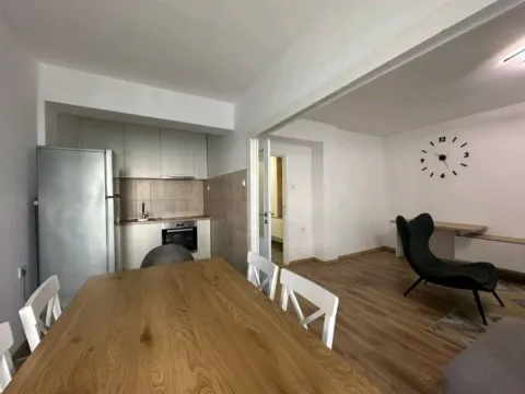 Izdavanje, dvosoban stan, 63m², Centar, Tivat - image 4