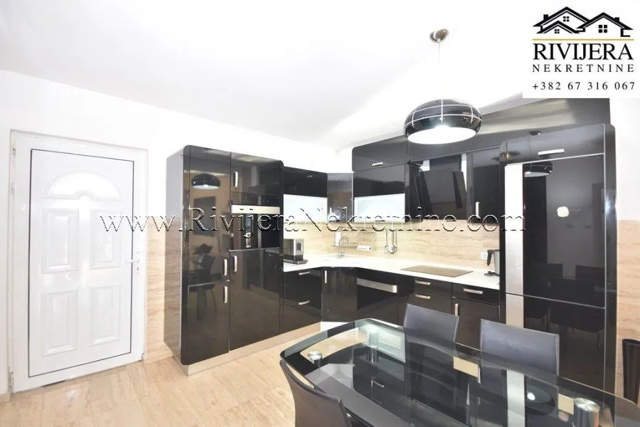 Prodaja, dvosoban stan, 85m², Igalo, Herceg Novi