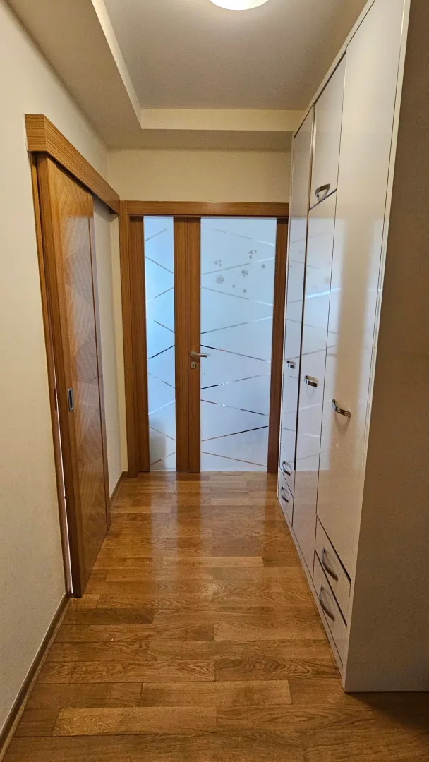 Prodaja, trosoban stan, 92m², Centar, Bar