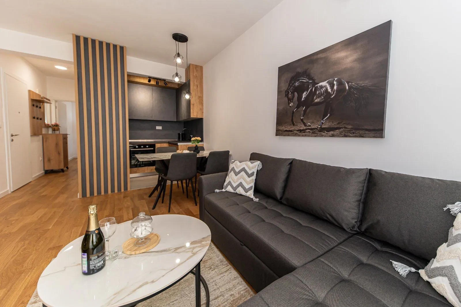 Izdavanje, jednosoban stan, 45m², Šušanj, Bar