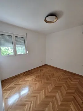 Izdavanje, dvosoban stan, 74m², Gintaš, Podgorica - image 4