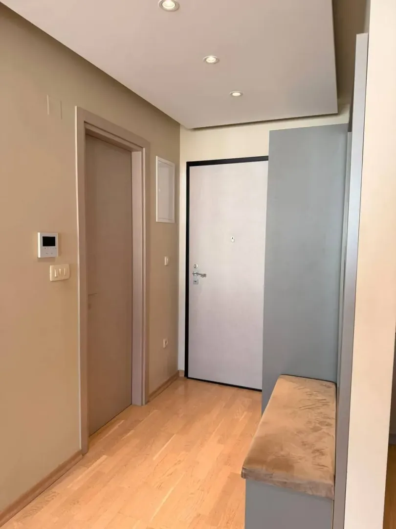 Prodaja, dvosoban stan, 75m², Centar, Podgorica