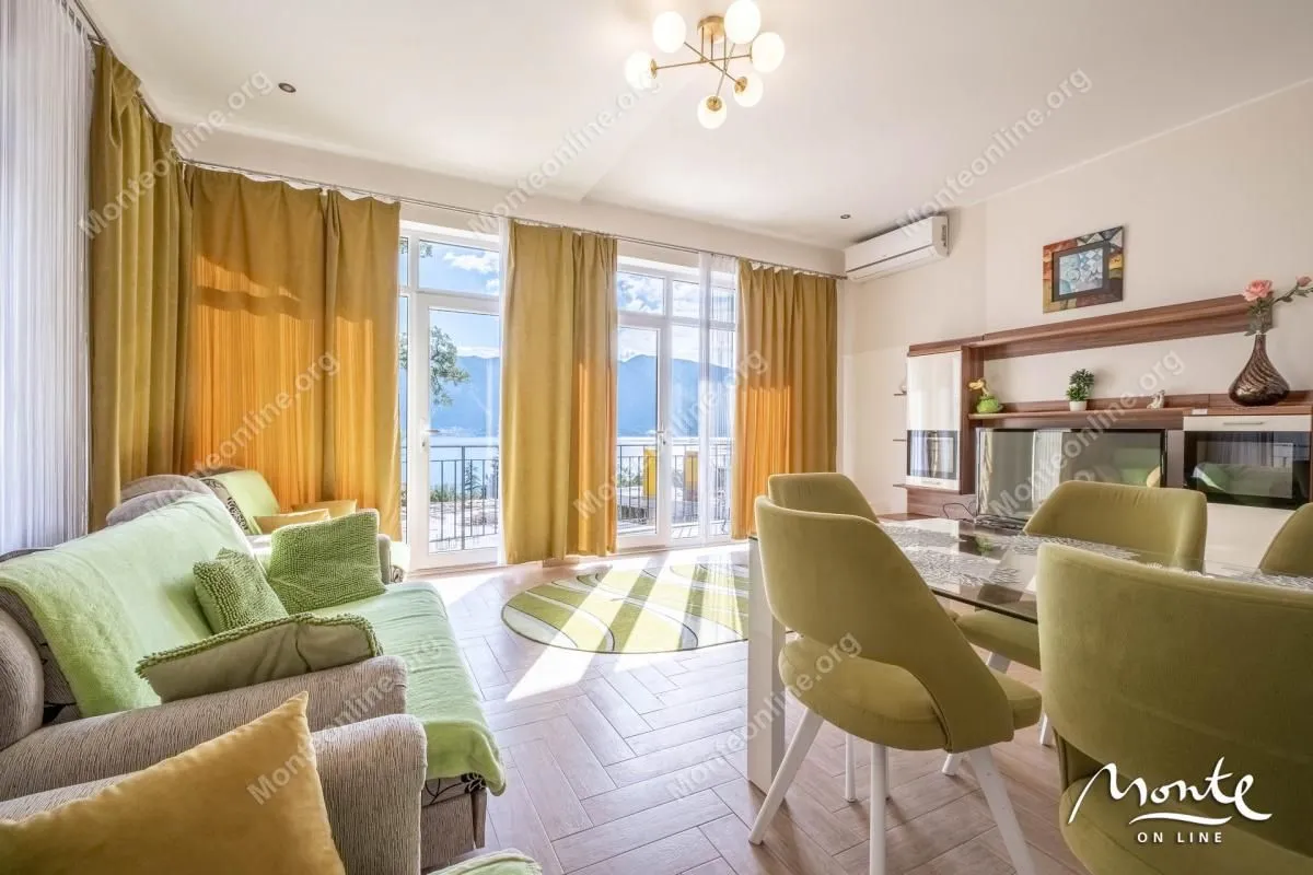 Prodaja, dvosoban stan, 105m², Orahovac, Kotor