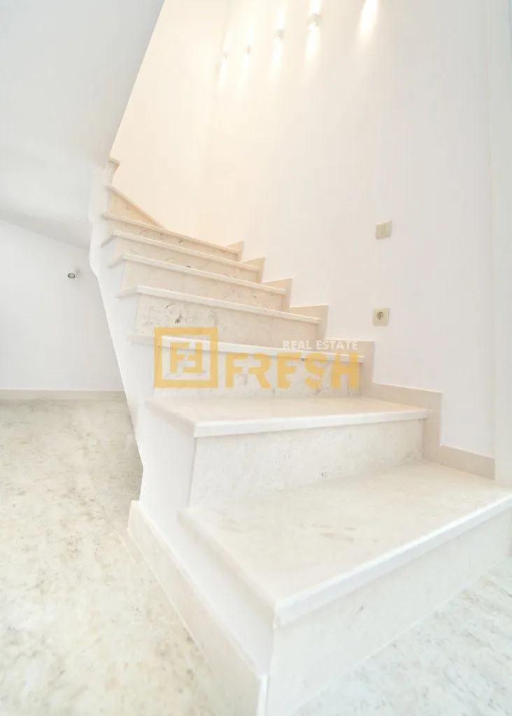 Sale, house, 400m², Bar, Crna Gora