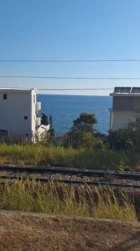 Pogled na more sa lokacije nekretnine.