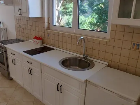 Izdavanje, garsonjera, 35m², Škaljari, Kotor - image 11