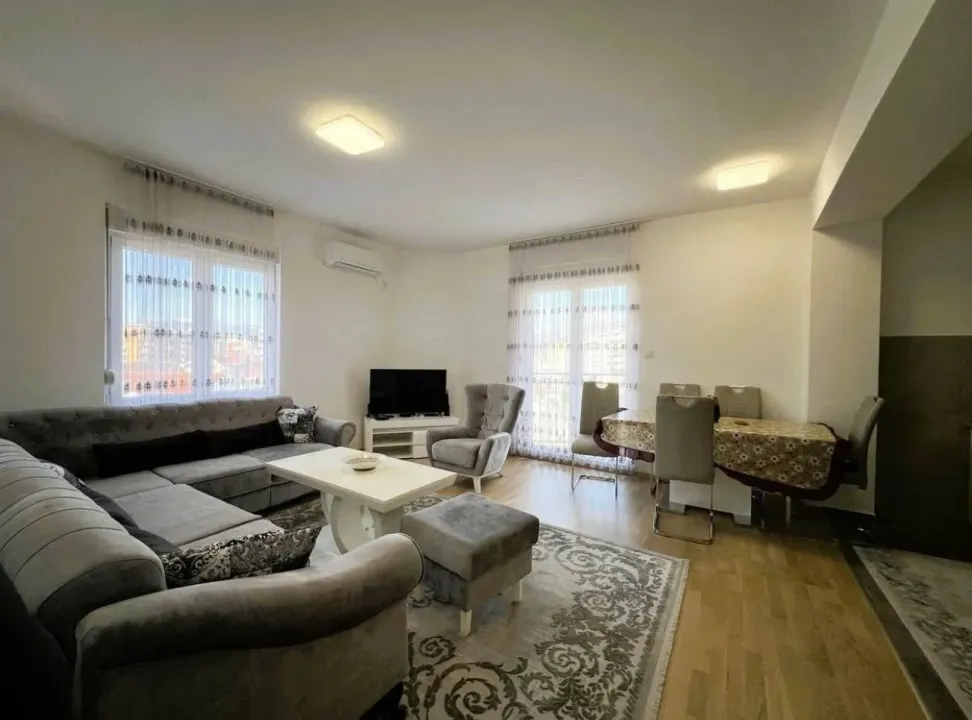 Prodaja, dvosoban stan, 76m², Stari Aerodrom, Podgorica