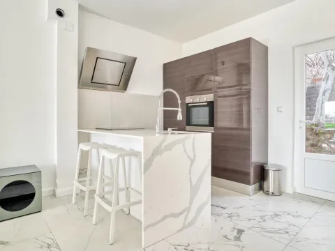 Sale, two bedroom apartment, 60m², Petrovac, Budva - image 9