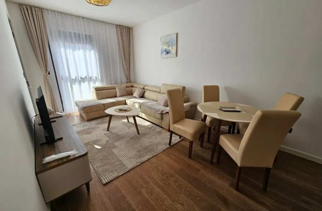 Izdavanje, jednosoban stan, 45m², Centar, Podgorica