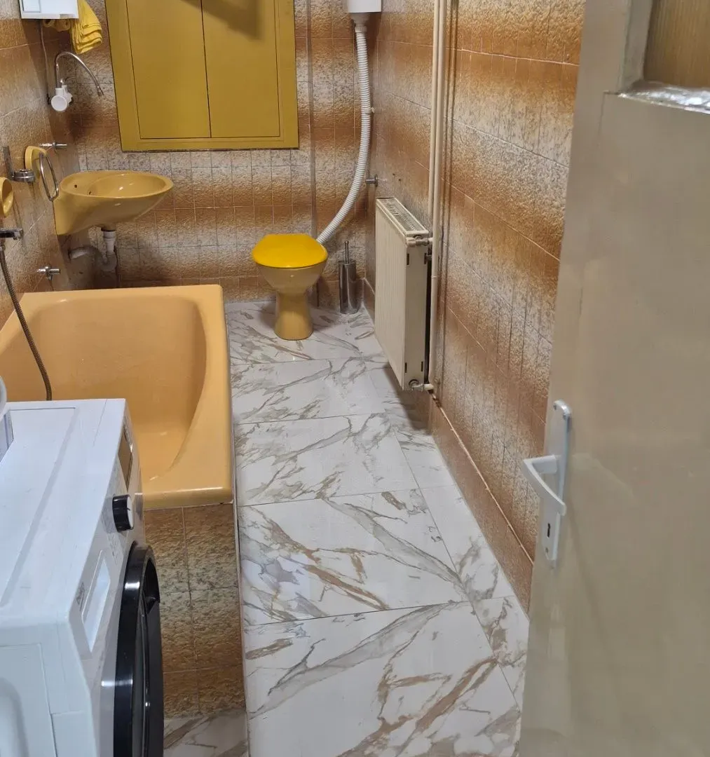 Izdavanje, dvosoban stan, 80m², Centar, Podgorica