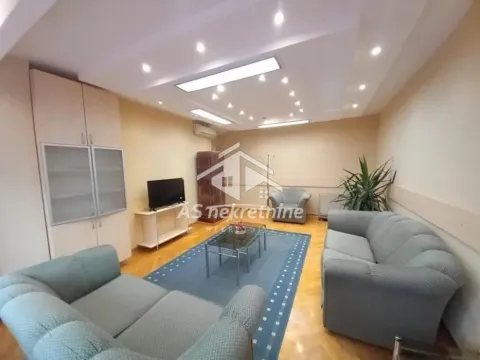 Izdavanje, trosoban stan, 72m², Stari Grad, Beograd