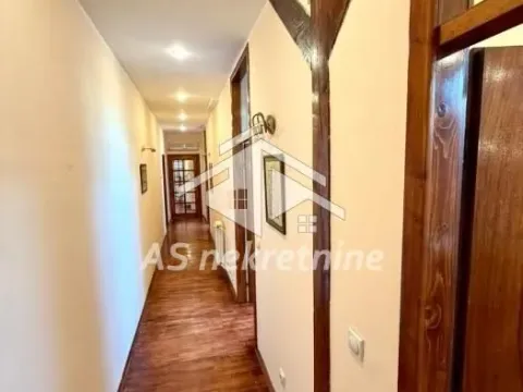 Rent, apartment, 200m², Stari Grad, Beograd - image 13