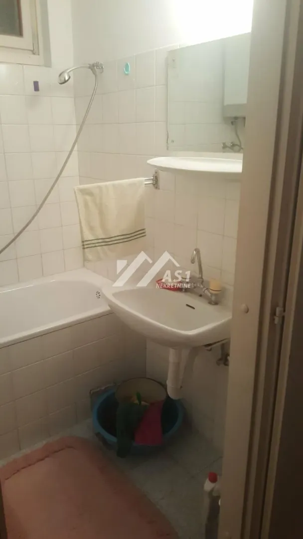 Izdavanje, trosoban stan, 85m², Liman 2, Novi Sad Sve Podlokacije