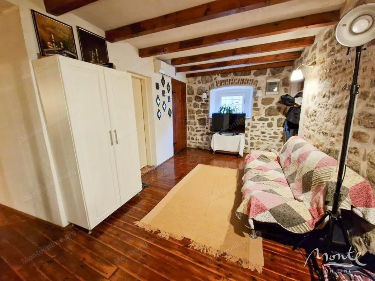 Prodaja, trosoban stan, 106m², Stari Grad, Herceg Novi
