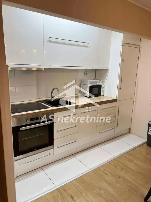 Rent, four bedroom apartment, 75m², Novi Beograd Blok 38, Novi Beograd Sve Podlokacije
