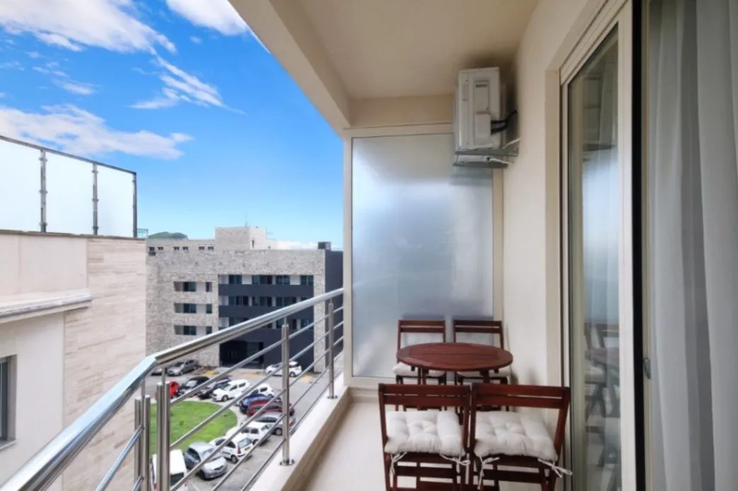 Izdavanje, dvosoban stan, 46m², Gospoština, Budva