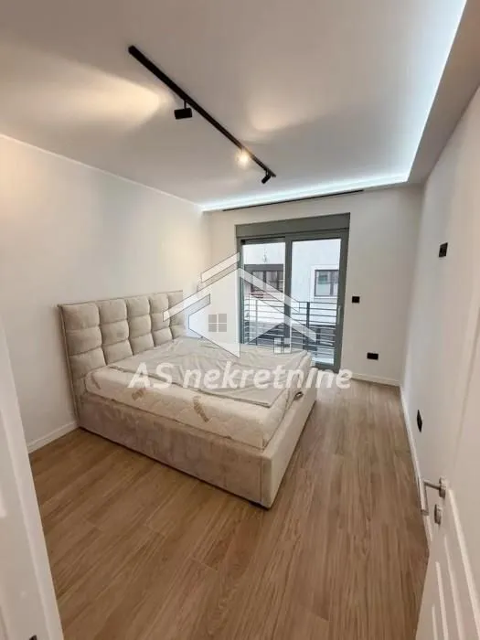 Izdavanje, dvosoban stan, 65m², Kalenić Pijaca, Vračar Sve Podlokacije