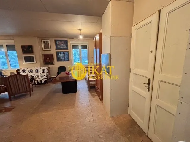 Prodaja, trosoban stan, 86m², Kalenić Pijaca, Vračar Sve Podlokacije