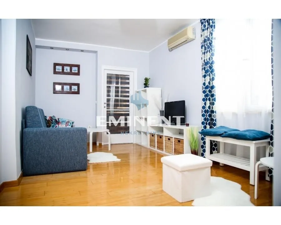 Izdavanje, dvosoban stan, 46m², Stari Grad, Beograd