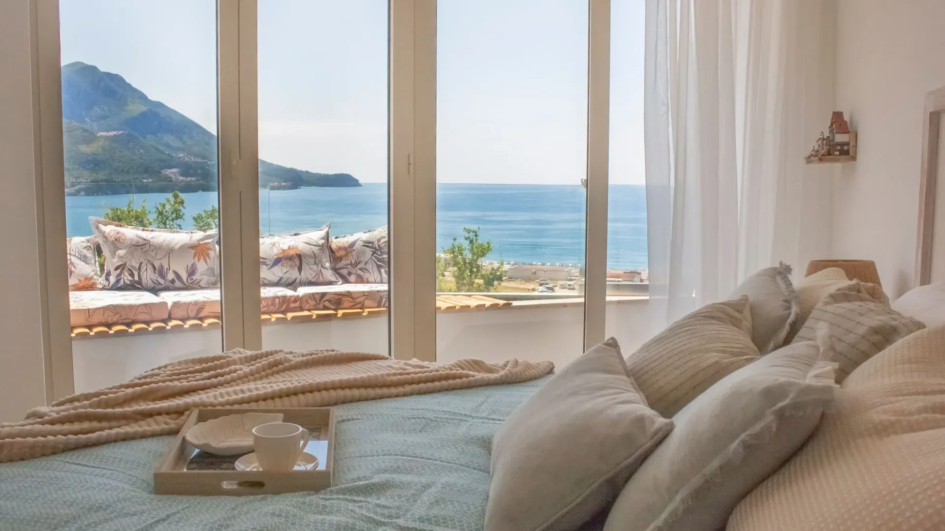 Sale, one bedroom apartment, 98m², Bečići, Budva