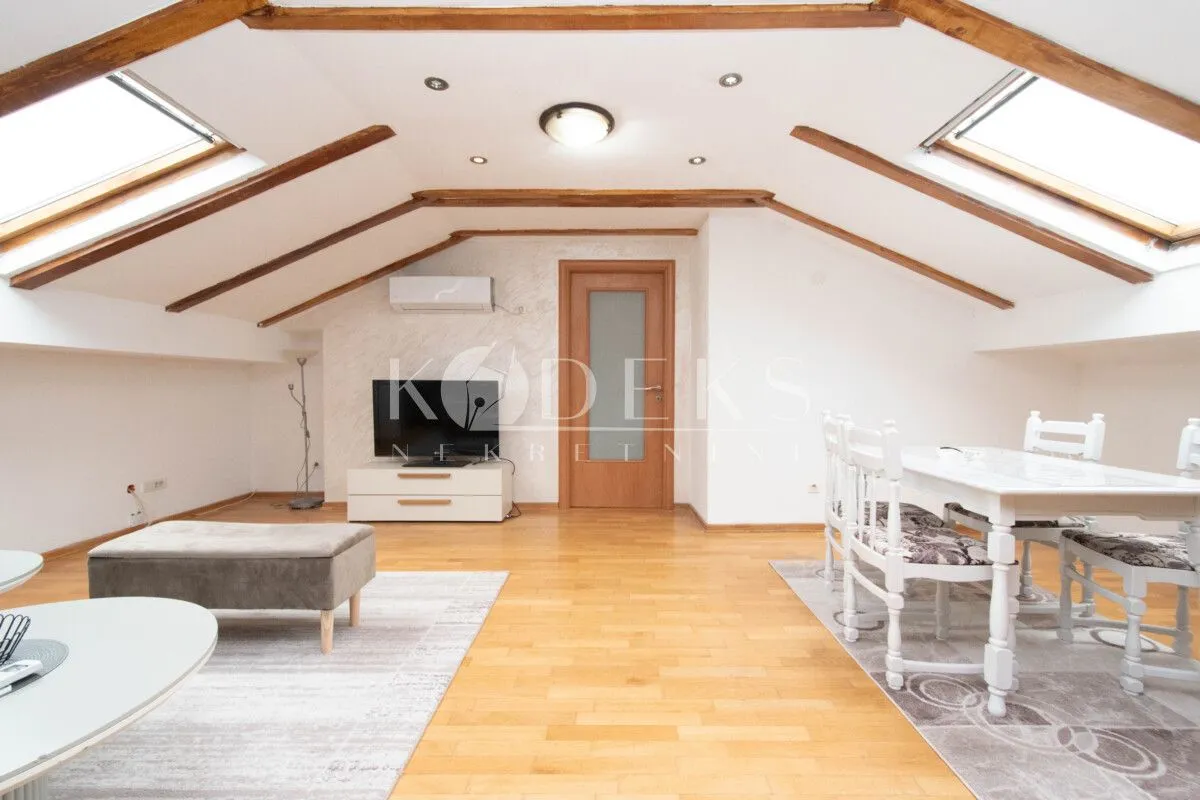 Izdavanje, dvosoban stan, 75m², Stari Aerodrom, Podgorica