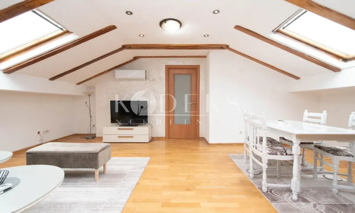 Izdavanje, dvosoban stan, 75m², Stari Aerodrom, Podgorica