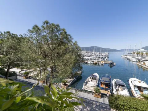 Prodaja, dvosoban stan, 138m², Porto Montenegro, Tivat - image 2