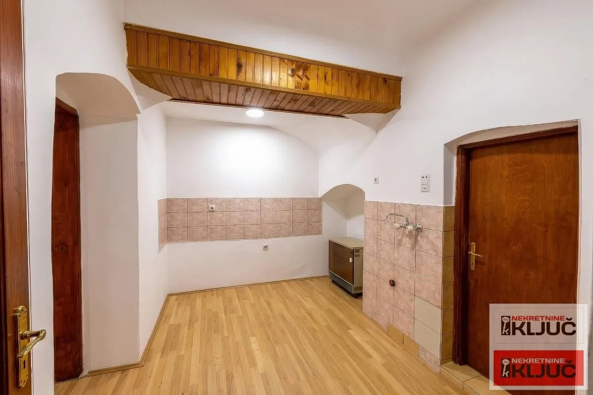 Prodaja, jednosoban stan, 29m², Petrovaradin, Novi Sad