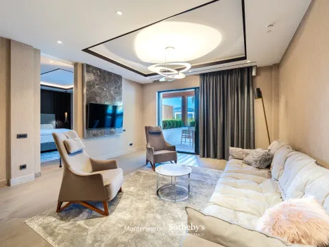 Prodaja, dvosoban stan, 300m², Đuraševići, Tivat - image 3