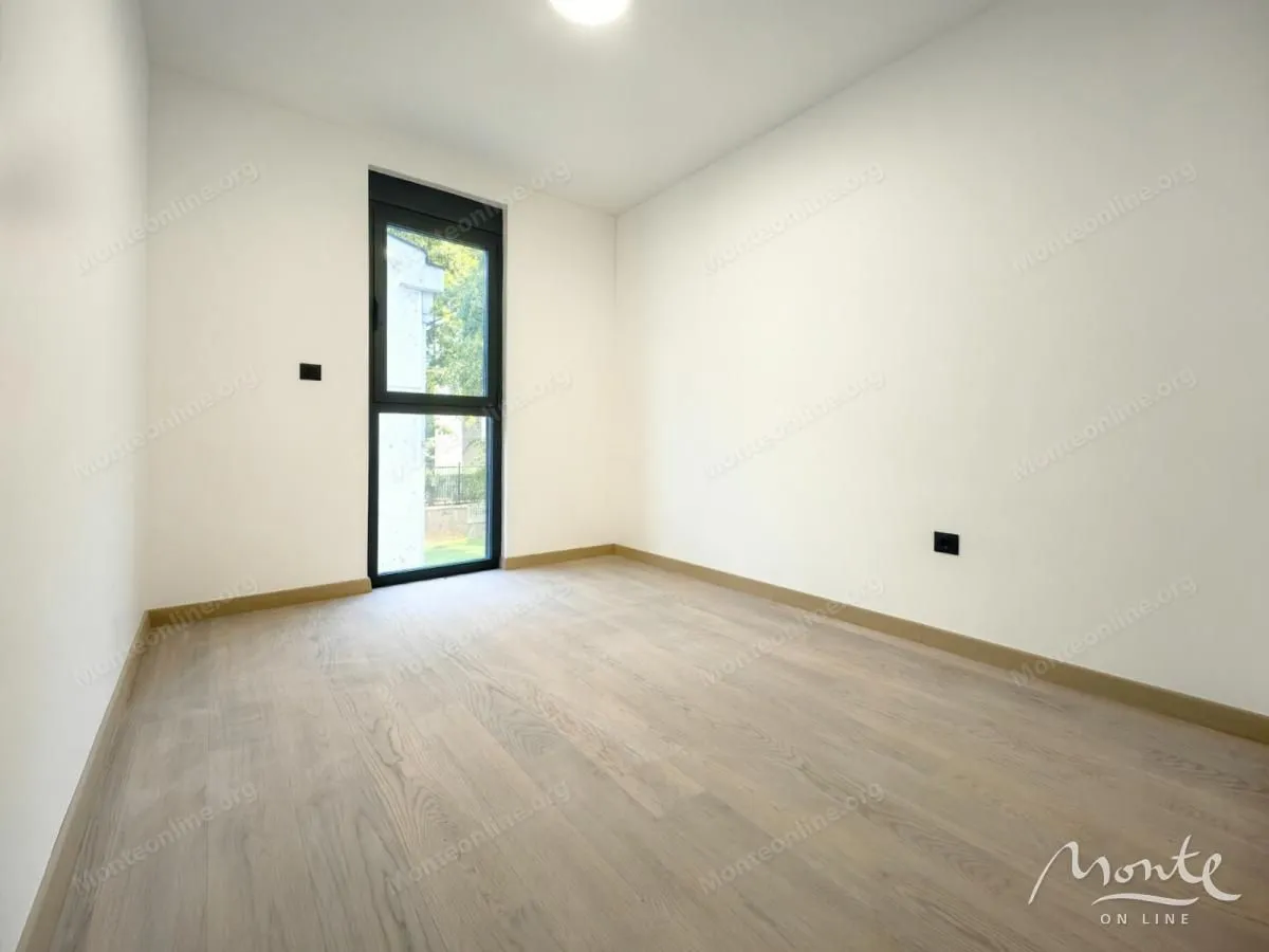 Prodaja, trosoban stan, 111m², Vezirov Most, Podgorica