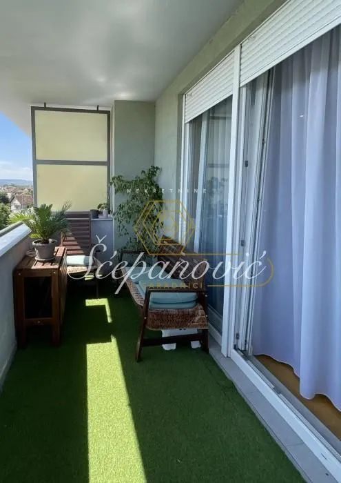 Prodaja, trosoban stan, 65m², Novo naselje, Novi Sad