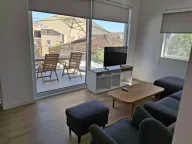 Izdavanje, dvosoban stan, 66m², Centar, Tivat - image 1