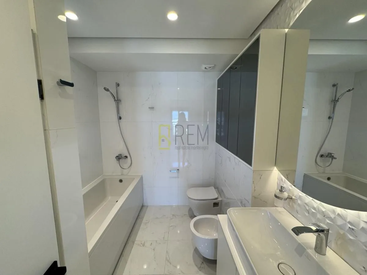 Rent, three bedroom apartment, 136m², Master Kvart, Podgorica