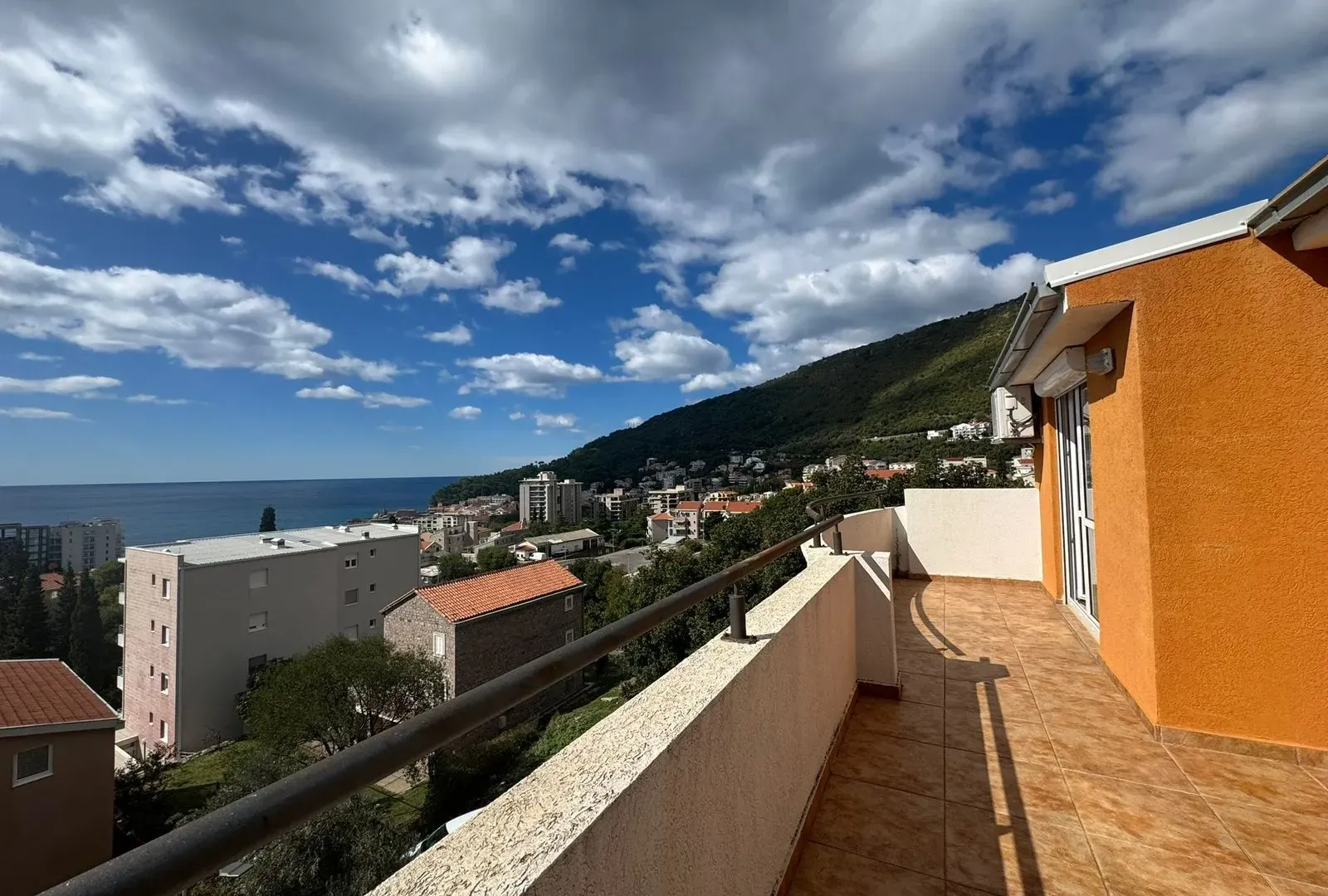 Sale, four bedroom apartment, 176m², Petrovac, Budva