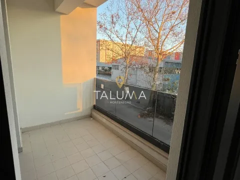 Izdavanje, jednosoban stan, 45m², City Kvart, Podgorica - image 9