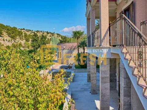 Prodaja, kuća, 300m², Zagorič, Podgorica - image 21