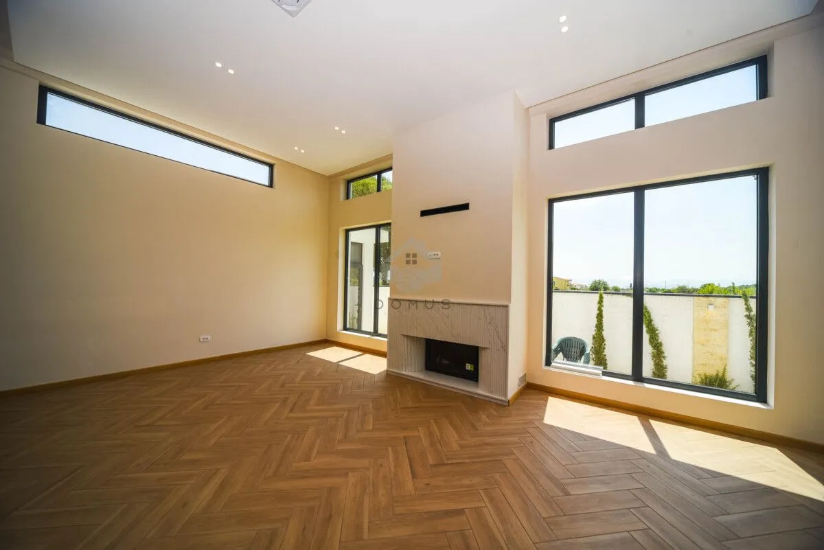 Izdavanje, kuća, 350m², Tuzi, Podgorica