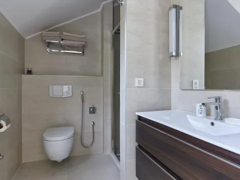 Prodaja, jednosoban stan, 63m², Orahovac, Kotor - image 12