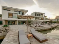 Izdavanje, kuća, 676m², Đuraševići, Tivat - image 29