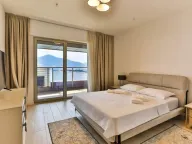 Rent, three bedroom apartment, 190m², Bečići, Budva - image 10
