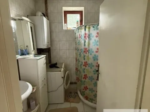 Prodaja, kuća, 248m², Centar, Stara Pazova - image 9