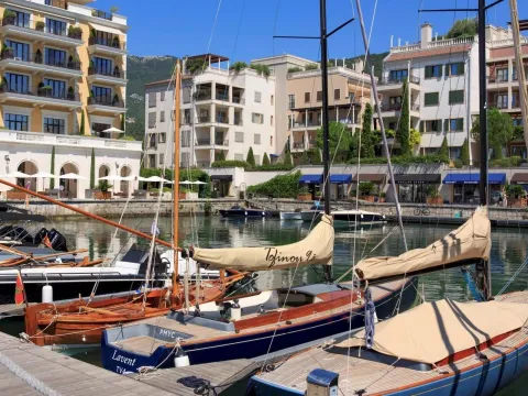 Sale, two bedroom apartment, 90m², Porto Montenegro, Tivat - image 2